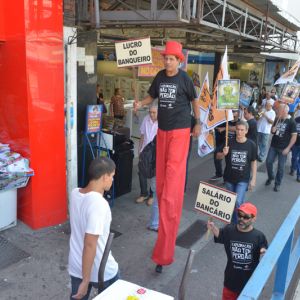 CARAVANA NA TIJUCA - PÇA SAENS PENA 