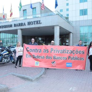 Ato Contra a privatização em defesa dos bancos publicos 