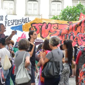 Caminhada pelo fim da violência policial contra o povo negro