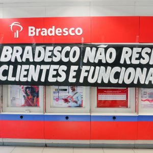 Manifestação Bradesco contra demissões e melhoria no atendimento