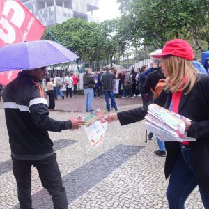 Ato contra juros altos do banco central