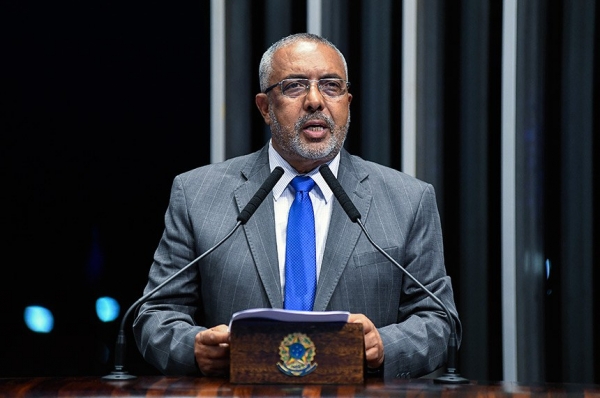 A proposta de redução da jornada do senador Paulo Paim (PT-RS) tramita no Congresso Nacional desde 2015