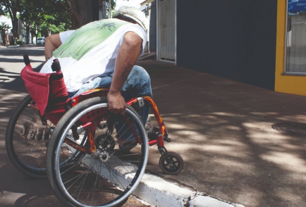 ACESSIBILIDADE - Brasil ainda desrespeita pessoas com deficiência