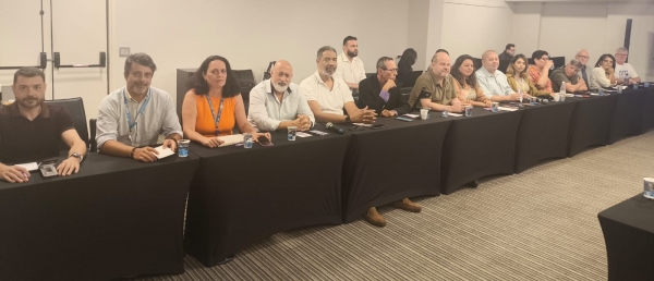 A CEE rejeitou a proposta da dire&ccedil;&atilde;o da Caixa sobre o Sa&uacute;de Caixa e refor&ccedil;ou a mobiliza&ccedil;&atilde;o pelo reajuste zero. 