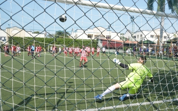 A bola volta a rolar neste sábado (11), na Sede Campestre, pelas quartas de final da categoria Amadora da Copa Bancária 