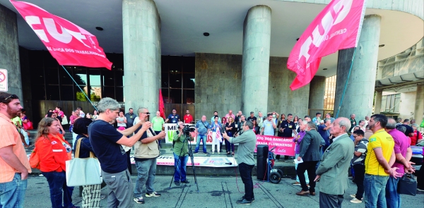 O Sindicato convoca toda a categoria bancária e demais trabalhadores para o ato e a campanha permanente em defesa de juros baixos.  Trabalhadores voltam a protestar nesta terça-feira (12) e campanha continuará até a direção do Banco Central baixar a Selic a patamares aceitáveis