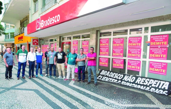 Sindicalistas protestaram contra o fechamento  da agência Conde de Bonfim, 160