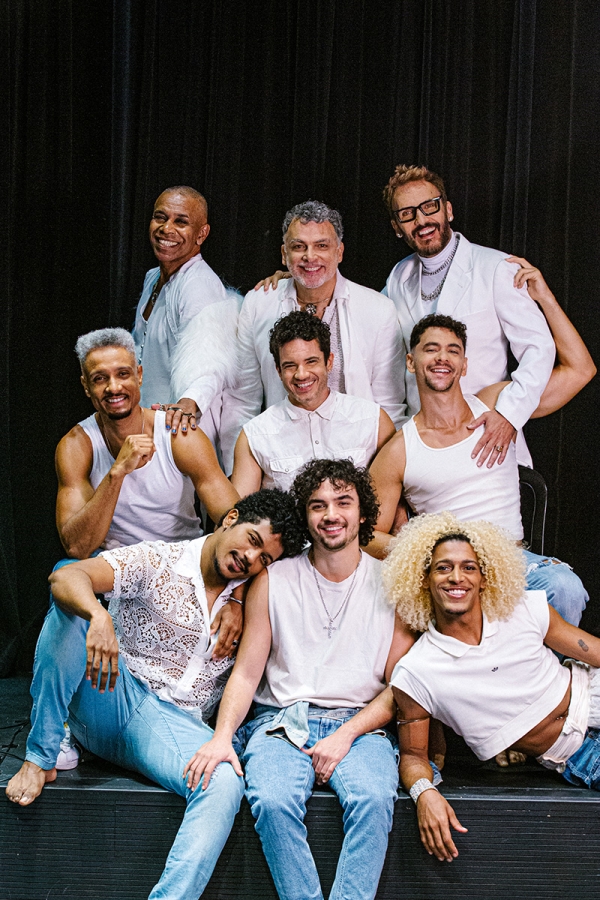 Elenco de "O Legado- um Di&aacute;logo com Caio Fernando Abreu", em cartaz no Teatro Arena do Sesc-Copacabana. Foto: Rodrigo Menezes/Divulga&ccedil;&atilde;o.