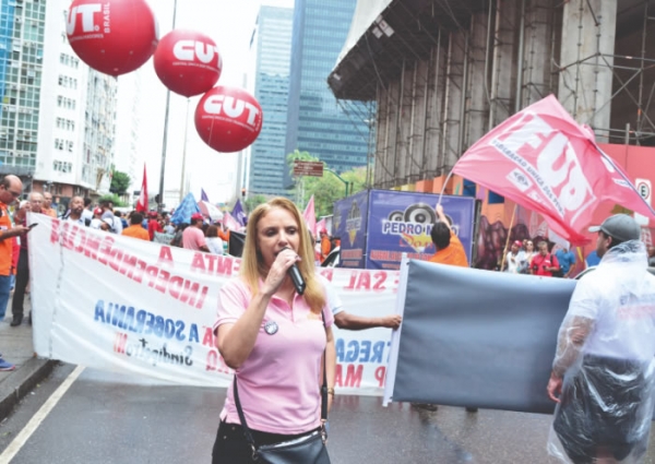 Trabalhadores dão recado a Temer: não às privatizações!