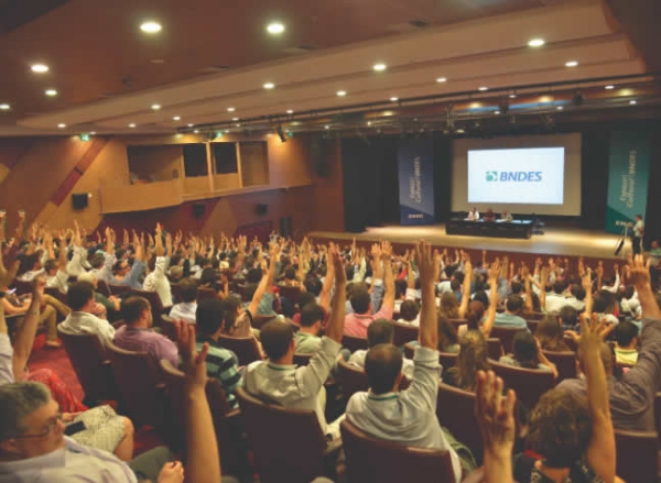 Assembleia aprova acordo da jornada de trabalho