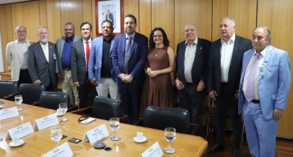 Os dirigentes das centrais sindicais foram recebidos pelo novo ministro Guilherme Boulos, em Bras&iacute;lia 