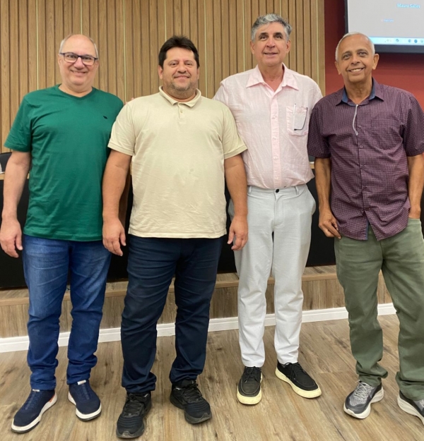 Mauro Salles (Contraf-CUT), Edelson Figueiredo (Seeb-Rio), Miguel Pereira (Fetraf- RJ/ES) e Edilson Cerqueira (Federa-RJ) no encontro do Coletivo Nacional de Sa&uacute;de, em S&atilde;o Paulo 