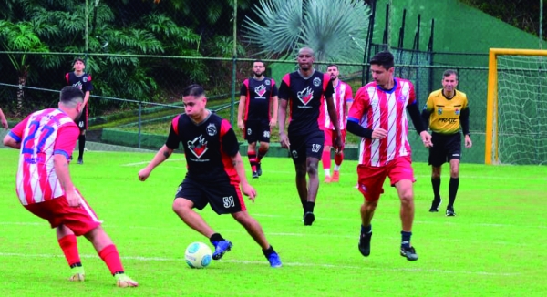 Rodriguinho, do Bradesco Resenha e que jogou no time dos novatos,  foi bem na partida e está sendo comparado  ao Segovinha, revelação do Botafogo