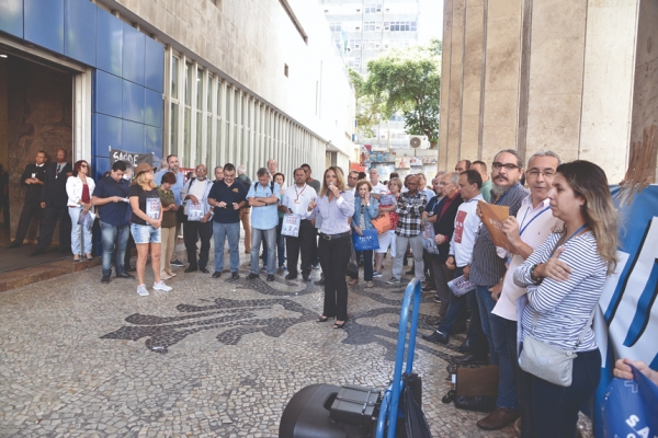 O Sindicato protestou contra as arbitrariedades e ataques de Temer e defendeu a  união de todos os trabalhadores para derrotar o projeto antipopular do governo