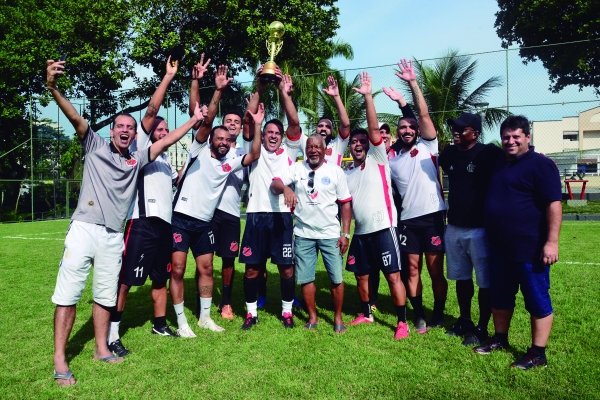 Sede Campestre festeja mês do trabalhador com  almoço, música e futebol