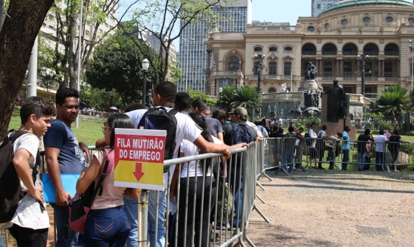 : O Brasil ainda tem um alto nível de desemprego, maior que a média mundial e até do que entre os países emergentes: 11,3 milhões de desempregados 