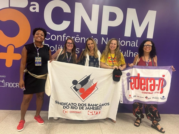 Da esquerda para a direita: Denia Faria, diretora do Jur&iacute;dico do Sindicato; Lorenna Cypriano e Adriana Nalesso, diretora da Secretaria de Mulheres e presidenta da Federa-RJ e vice-presidenta da CUT/RJ; Katia Branco, vice-presidenta do Sindicato; e Paula Alessandra, diretora de Bancos Privados da Federa-RJ.