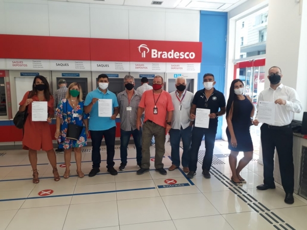 Diretores do Sindicato acompanham mais quatro reintegrações no Bradesco