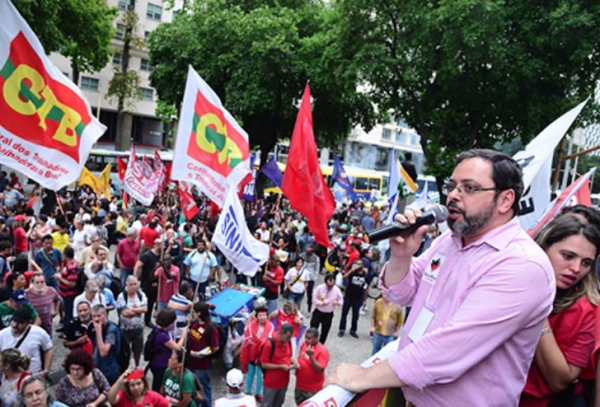 No Rio, passeata encerra o Dia de Mobilizações Contra Reforma da Previdência