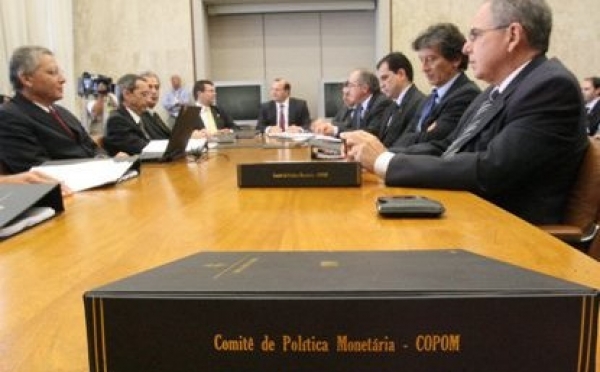 Reuni&atilde;o do Copom nesta ter&ccedil;a-feira (9), a &uacute;ltima de 2025: a expectativa do mercado &eacute; de uma pequena queda nos juros b&acute;&aacute;sicos (Selic)