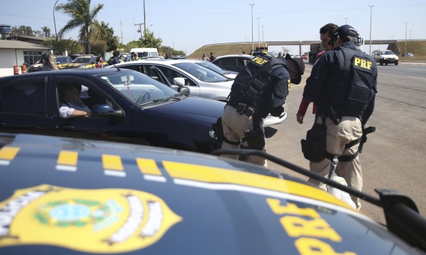 PRF realiza centenas de blitzs ilegais em transporte público, operações ilegais que estão comprometendo eleitores do Nordeste, reduto eleitoral de Lula, de votar