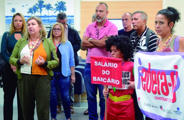 Maria Izabel (E): “Conversamos com bancários e bancárias, e também com os clientes, sendo sempre bem recebidos”