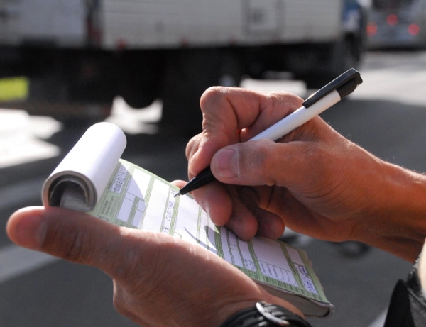 Multas de trânsito podem ser parceladas no cartão de crédito