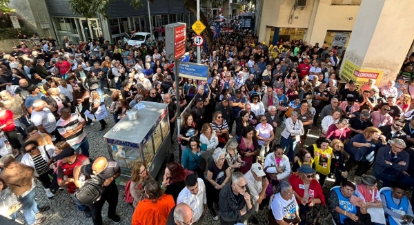 A Alerj aprovou o projeto que autoriza o governo estadual a utilizar recursos do RioPrevid&ecirc;ncia para pagar d&iacute;vidas com a Uni&atilde;o. No mesmo dia, a Comiss&atilde;o de Constitui&ccedil;&atilde;o e Justi&ccedil;a (CCJ) deu aval &agrave; venda do complexo do Maracan&atilde;, da Aldeia Maracan&atilde; e 28 propriedades da Uerj