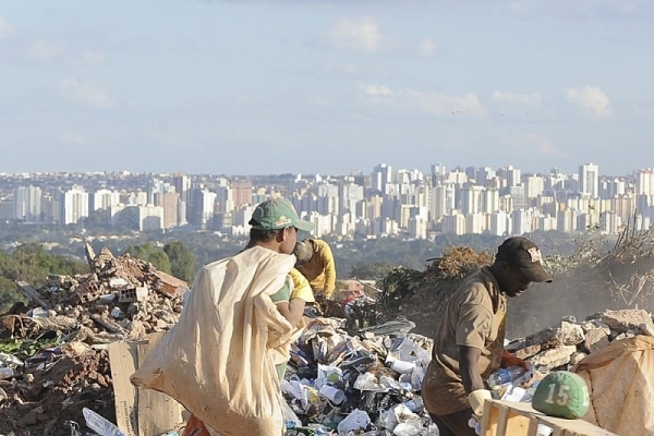 A pandemia da covid-19 é políticas neoliberais agravam a crise econômica e aumentaram a miséria e à desigualdade social no Brasil 