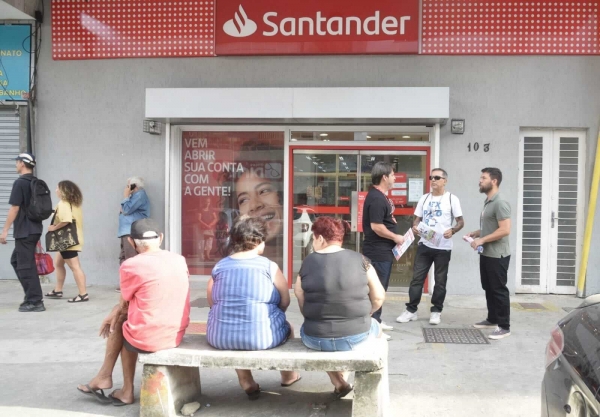 Diretores do Sindicato também conversaram com os bancários sobre a Campanha Nacional Unificada