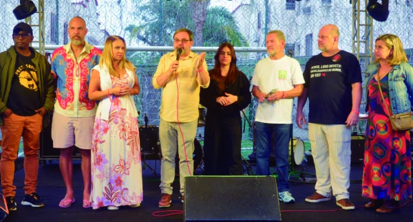 Jos&eacute; Ferreira lan&ccedil;ou a nova campanha de sindicaliza&ccedil;&atilde;o. &Aacute; esquerda, Jorginho, Gilberto Leal e Adriana Nalesso. &Aacute; direita, Campanate e Maria Izabel