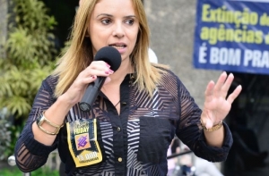 A presidenta do Sindicato dos Bancários do Rio Adriana Nalesso destacou que a mobilização dos trabalhadores precisa continuar para impedir que o governo Bolsonaro continue a retirar direitos