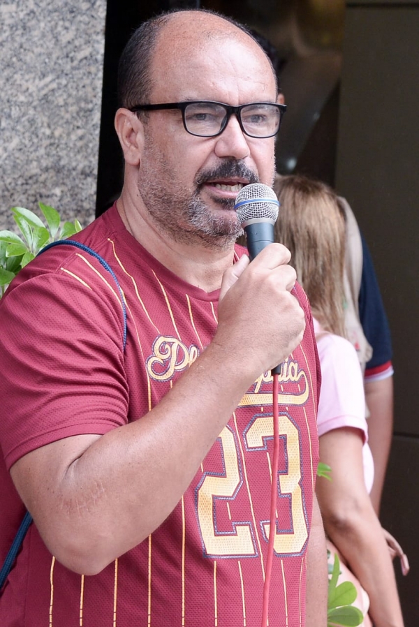 No foto, José Henrique discursa durante ato em frente ao prédio do BB da Senador Dantas (BB-Sedan), no Centro do Rio de Janeiro. Foto: Nando Neves. 