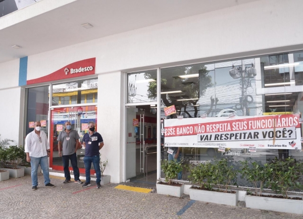 O Sindicato continuará protestando até que os bancos suspendam o processo de demissões em massa. A campanha dos bancários começa a repercutir na grande imprensa