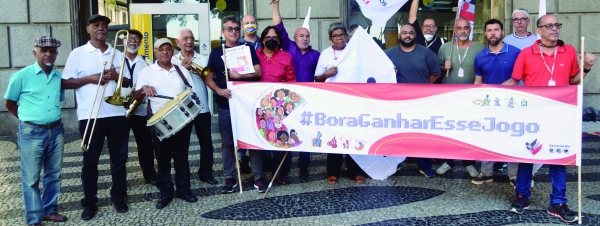  Caravana realizada na última quinta-feira (7). Dirigentes sindicais percorrem agências para divulgar a  campanha salarial e convocam os bancários e bancárias a participarem das atividades de luta