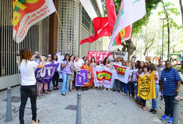 ELAS NA VANGUARDA - Mulheres protestam contra a Reforma da Previdência