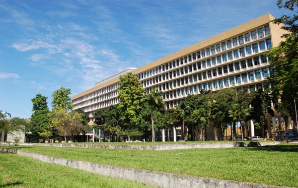 Entre as universidades ameaçadas está a UFRJ. Mas estudantes e servidores vão resistir a mais este ataque de Bolsonaro.