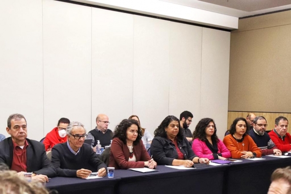 O Comando Nacional dos Bancários cobra da Fenaban, na mesa de negociação, uma proposta digna, sem perdas para a categoria