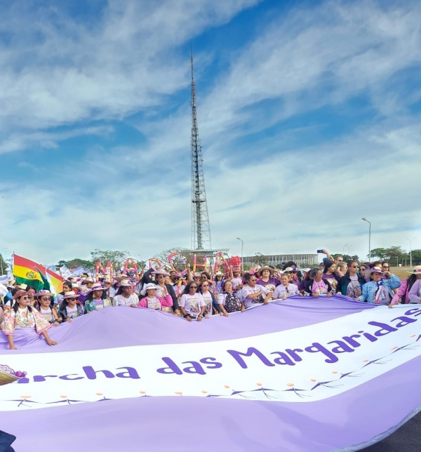 Mulheres do campo e das cidades tomaram a capital federal e cobraram o fim da discriminação, da violência e do feminicídio