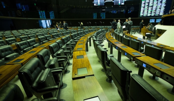 Marcada para esta quarta (23), votação da reforma política continua sem acordo