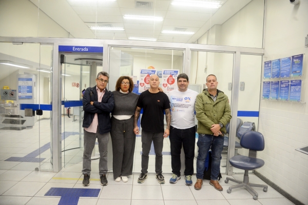 No Rio de Janeiro, diretoria do Sindicato retardou, nesta quinta, in&iacute;cio do expediente em tr&ecirc;s ag&ecirc;ncias importantes do Centro da Cidade. Foto: Nando Neves.