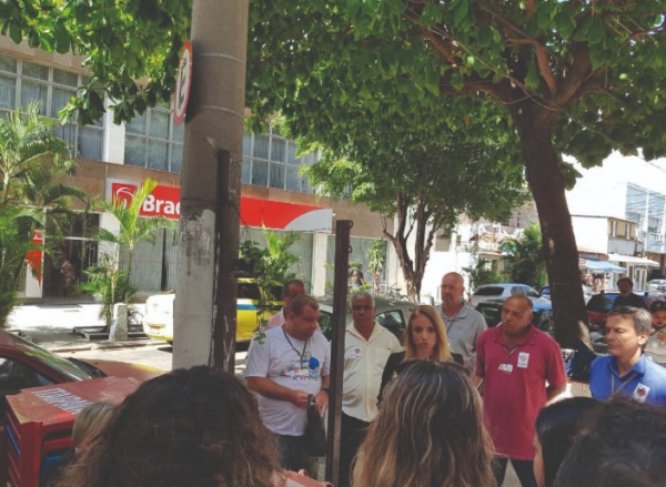 Sindicato protesta contra prática antissindical do Itaú e Bradesco