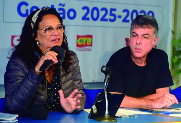 Rita Mota, diretora do Sindicato: "Mais uma vez o banco apresenta uma reestrutura&ccedil;&atilde;o sem di&aacute;logo com o movimento sindical e sem a transpar&ecirc;ncia necess&aacute;ria".