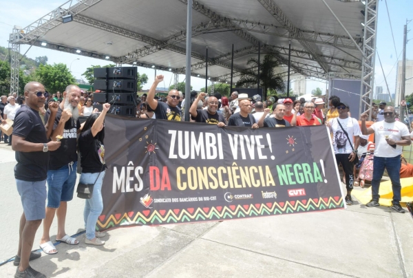 Dirigentes sindicais banc&aacute;rios participaram das manifesta&ccedil;&otilde;es do Dia da Consci&ecirc;ncia Negra no Centro do Rio de Janeiro 