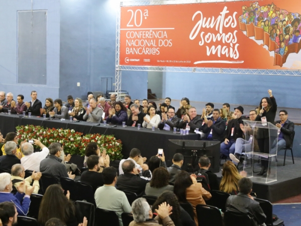 Na abertura, dirigentes destacam a necessidade de mostrar para a categoria e para a sociedade o papel das eleições e da política para a defesa dos direitos trabalhistas e sociais