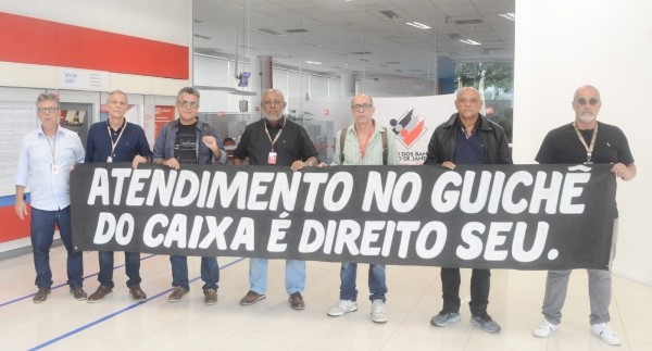 O Sindicato do Rio protesta contra a extin&ccedil;&atilde;o de ag&ecirc;ncias f&iacute;sicas no Bradesco e defende o direito dos clientes ao atendimento presencial