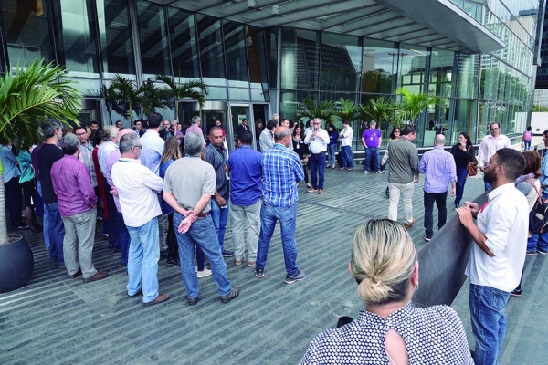 Funcionários protestam para cobrar retomada das negociações na Finep