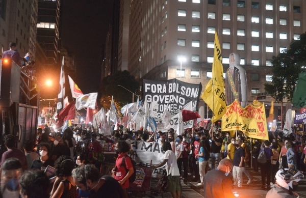 Manifestação cobrou o impeachment do presidente