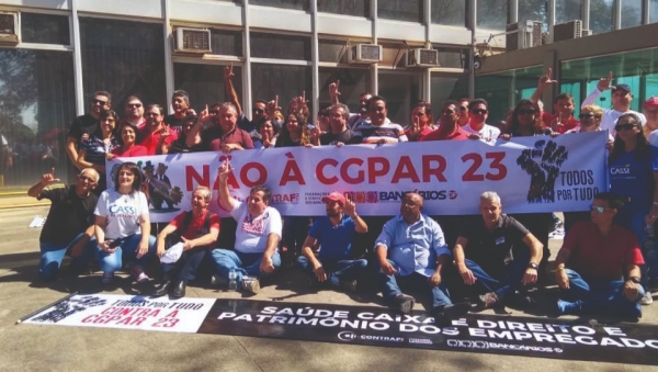 Bancários do Rio participaram do ato, em Brasília, em defesa dos direitos dos trabalhadores de empresas e bancos públicos. 