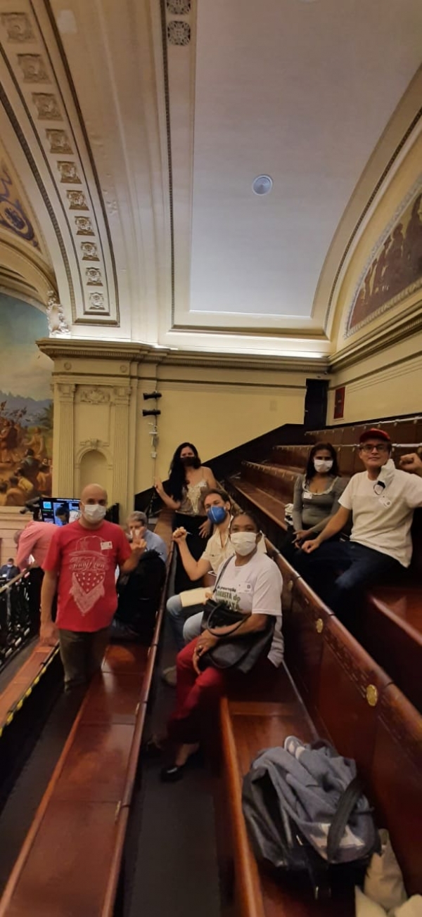 Marcelo Rodrigues e Cida Cruz (acima, à direita), diretores do Sindicato dos Bancários do Rio estiveram presente na votação que aprovou a criação do Parque Realengo Verde 